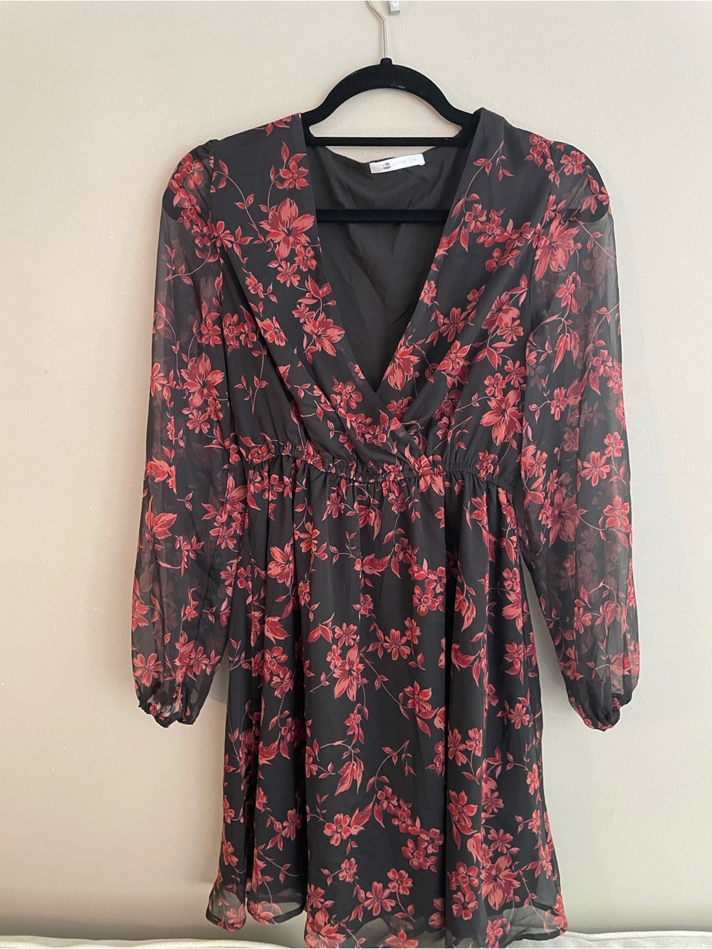 Cupshe Black Long Sleeve V-Neck Dress with Red Floral Print